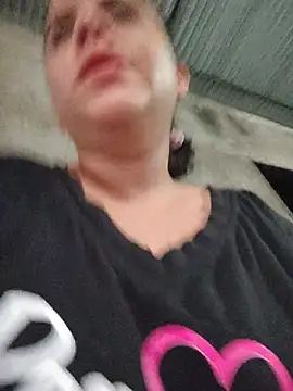 Snapshot of ValeriaSantos- chatting on July 2, 2026, 12:22 pm ValeriaSantos- online show from July 2, 2026, 12:22 pm