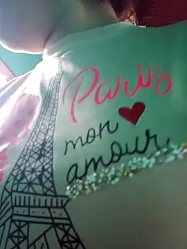 Snapshot of ValeriaSantos- chatting on September 11, 2025, 1:44 pm ValeriaSantos- online show from September 11, 2025, 1:44 pm