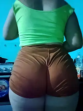 Snapshot of ValeriaSantos- chatting on September 14, 2025, 11:27 pm ValeriaSantos- online show from September 14, 2025, 11:27 pm