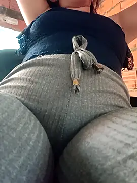 Snapshot of ValeriaSantos- chatting on March 20, 2025, 10:07 pm ValeriaSantos- online show from March 20, 2025, 10:07 pm