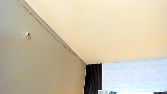 Linda4Petite online show from December 1, 2025, 6:09 pm