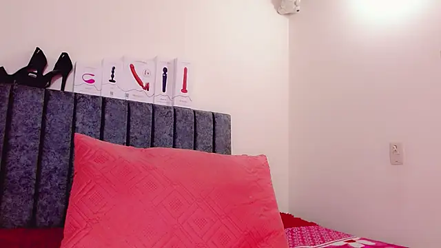 KendallEvolette  online show from April 11, 2026, 5:37 am