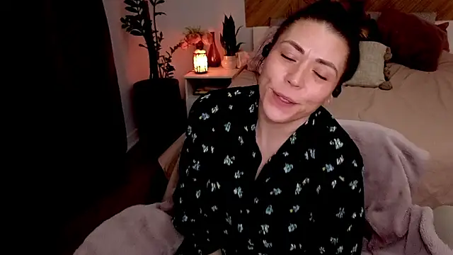 Ellie-L-Elizabeth online show from April 22, 2026, 12:06 am