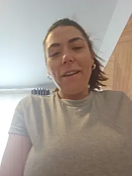 Snapshot of Ellie-L-Elizabeth chatting on May 28, 2026, 4:46 pm Ellie-L-Elizabeth online show from May 28, 2026, 4:46 pm