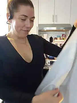 Ellie-L-Elizabeth online show from January 23, 2025, 2:39 pm