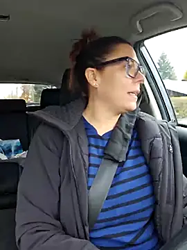 Ellie-L-Elizabeth online show from November 3, 2025, 3:48 pm