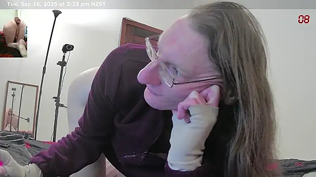 CDAdalyn online show from September 16, 2025, 2:34 am