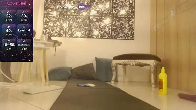 Snapshot of evelaurent chatting on June 4, 2026, 8:46 pm evelaurent online show from June 4, 2026, 8:46 pm