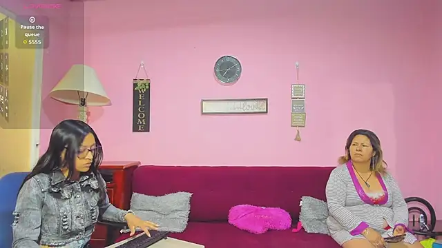 Snapshot of lesbiancuple chatting on September 29, 2025, 12:11 pm lesbiancuple online show from September 29, 2025, 12:11 pm