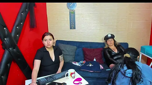 Snapshot of lesbiancuple chatting on October 22, 2025, 1:05 am lesbiancuple online show from October 22, 2025, 1:05 am