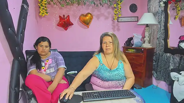 lesbiancuple online show from February 23, 2026, 12:50 pm