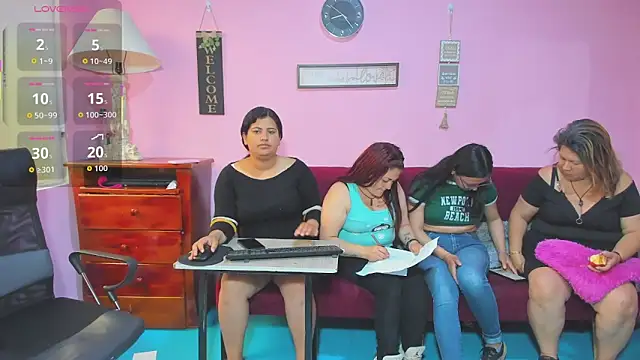 Snapshot of lesbiancuple chatting on October 13, 2025, 1:23 pm lesbiancuple online show from October 13, 2025, 1:23 pm