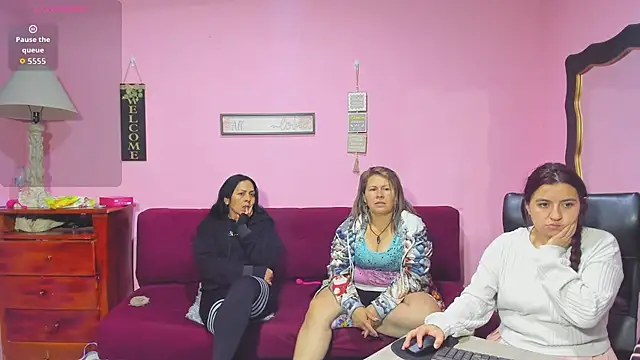 Snapshot of lesbiancuple chatting on November 20, 2025, 1:39 am lesbiancuple online show from November 20, 2025, 1:39 am