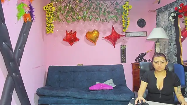 lesbiancuple online show from March 14, 2026, 11:49 am