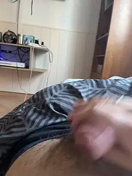 Snapshot of RenaudS-02 chatting on February 2, 2025, 8:24 am RenaudS-02 online show from February 2, 2025, 8:24 am