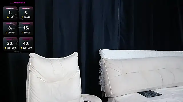 Snapshot of qianqian_ chatting on January 6, 2025, 11:18 am qianqian  online show from January 6, 2025, 11:18 am