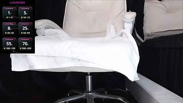 Snapshot of qianqian_ chatting on December 19, 2025, 11:45 am qianqian online show from December 19, 2025, 11:45 am