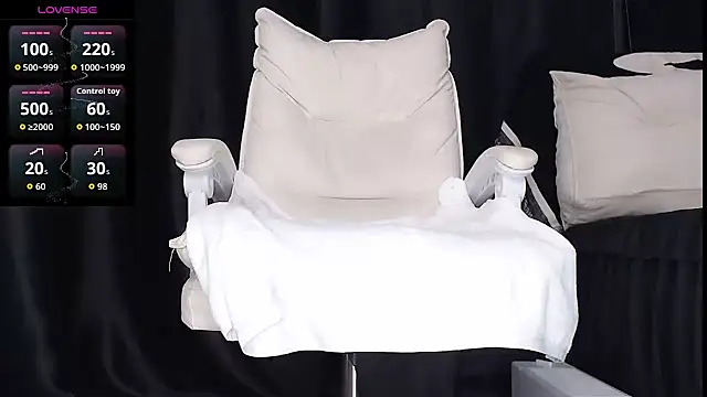 Snapshot of qianqian_ chatting on November 25, 2025, 9:53 am qianqian online show from November 25, 2025, 9:53 am