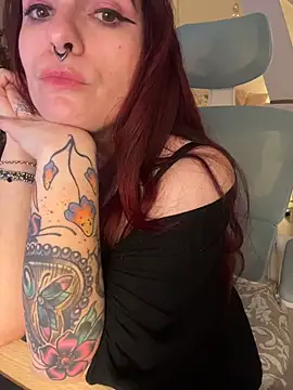 Snapshot of LunaMoongirl chatting on November 29, 2025, 5:35 pm LunaMoongirl online show from November 29, 2025, 5:35 pm