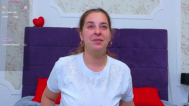 Snapshot of KarinaNoir chatting on July 6, 2026, 3:57 am KarinaNoir online show from July 6, 2026, 3:57 am