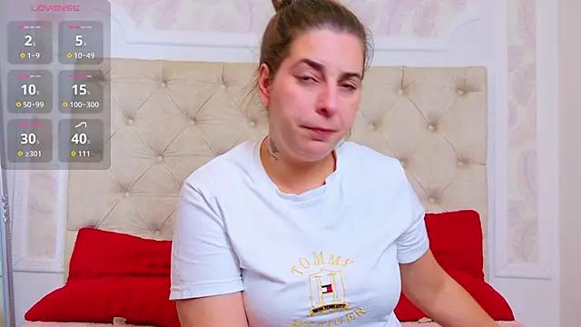 Snapshot of KarinaNoir chatting on September 26, 2025, 4:19 am KarinaNoir online show from September 26, 2025, 4:19 am