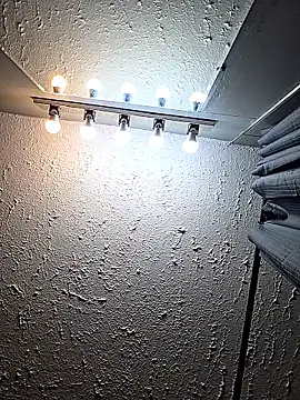 AriannaPena online show from November 19, 2025, 11:05 pm