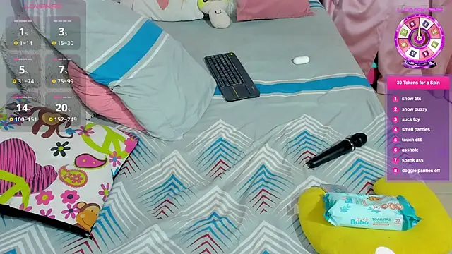 Snapshot of amy_petite chatting on November 28, 2025, 9:26 pm amy petite online show from November 28, 2025, 9:26 pm