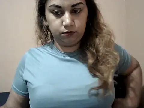 Snapshot of bellachow10 chatting on January 7, 2026, 6:57 pm bellachow10 online show from January 7, 2026, 6:57 pm