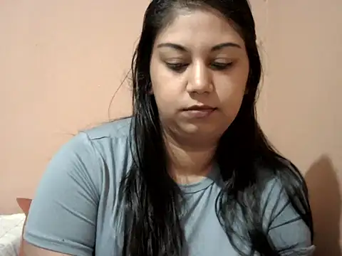 Snapshot of bellachow10 chatting on February 15, 2026, 9:41 am bellachow10 online show from February 15, 2026, 9:41 am