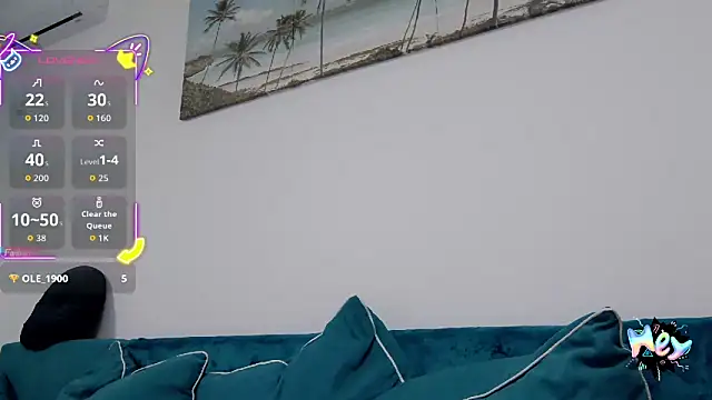 Snapshot of crystalmoon___ chatting on October 6, 2025, 10:10 pm crystalmoon    online show from October 6, 2025, 10:10 pm