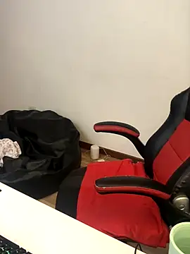 kayortiiz online show from October 21, 2025, 1:05 am