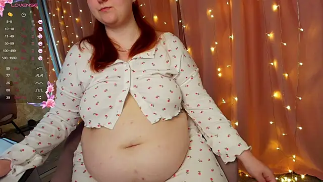 Snapshot of Mia_Bows chatting on July 4, 2026, 10:58 pm Mia Bows online show from July 4, 2026, 10:58 pm