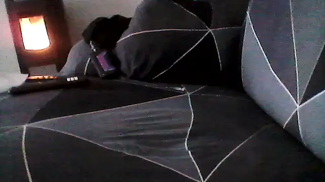 Snapshot of mickzizi chatting on December 18, 2025, 9:58 am mickzizi online show from December 18, 2025, 9:58 am