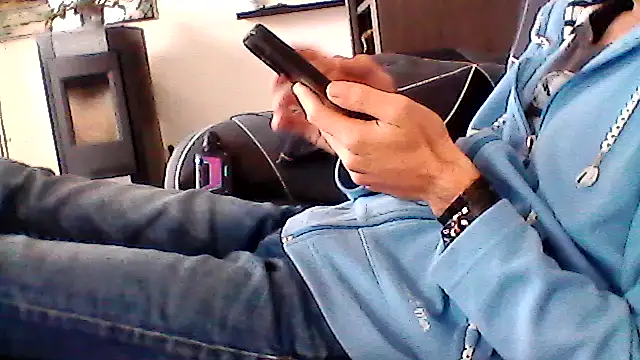 mickzizi online show from October 8, 2025, 7:43 am