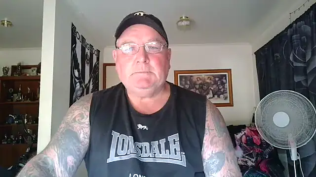 Snapshot of HOTANAL chatting on February 4, 2026, 1:33 am HOTANAL online show from February 4, 2026, 1:33 am