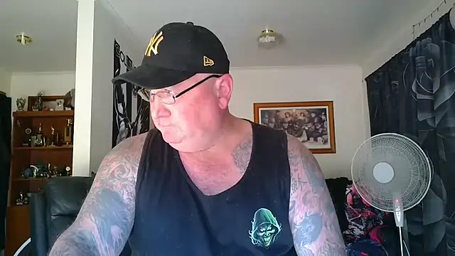 Snapshot of HOTANAL chatting on February 3, 2026, 4:32 am HOTANAL online show from February 3, 2026, 4:32 am