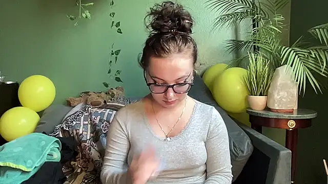 Snapshot of sweetandwet_daddy chatting on October 16, 2025, 9:34 pm sweetandwet daddy online show from October 16, 2025, 9:34 pm