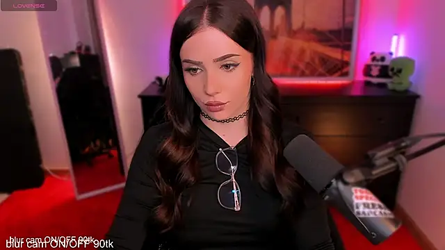 SofiRusselle online show from March 19, 2026, 5:57 pm