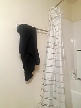 Snapshot of yellowwetfox chatting on February 8, 2026, 5:32 pm yellowwetfox online show from February 8, 2026, 5:32 pm