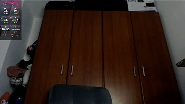 Snapshot of Juls_winter_ chatting on February 13, 2025, 10:43 pm Juls winter online show from February 13, 2025, 10:43 pm
