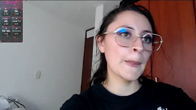 Snapshot of Juls_winter_ chatting on February 17, 2025, 9:54 pm Juls winter online show from February 17, 2025, 9:54 pm