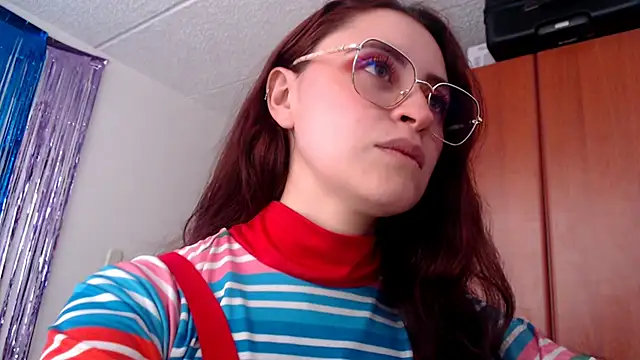 Snapshot of Juls_winter_ chatting on October 6, 2025, 5:13 pm Juls winter online show from October 6, 2025, 5:13 pm
