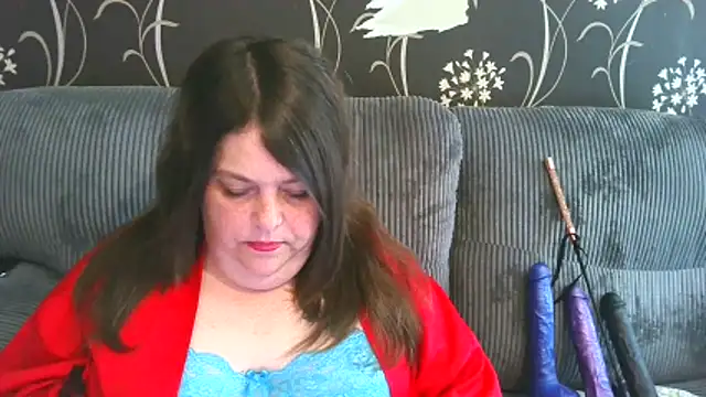 HouseWifeWhore Milf online show from April 19, 2026, 1:34 pm