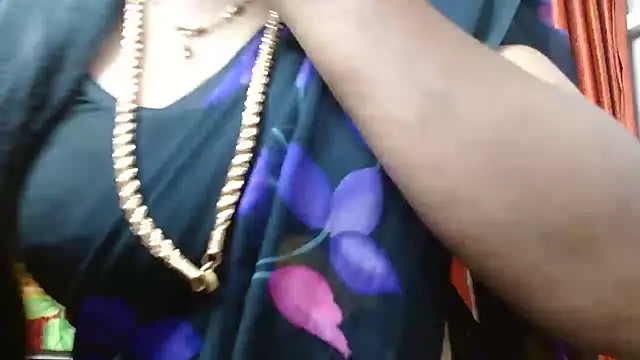 Snapshot of tamilharini chatting on September 9, 2025, 4:44 am tamilharini online show from September 9, 2025, 4:44 am