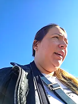 isabella rossse online show from March 12, 2026, 2:10 pm