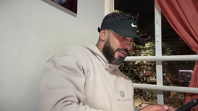 romeolovedark online show from October 31, 2025, 6:54 am