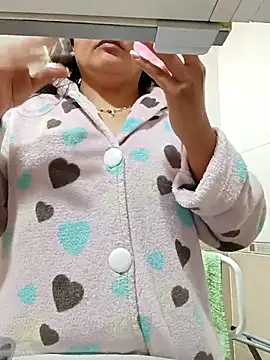 Snapshot of laura_dirtyhot chatting on November 9, 2025, 11:47 am laura dirtyhot online show from November 9, 2025, 11:47 am