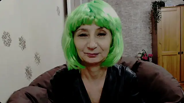 AnnieEltgant online show from December 18, 2025, 2:21 pm