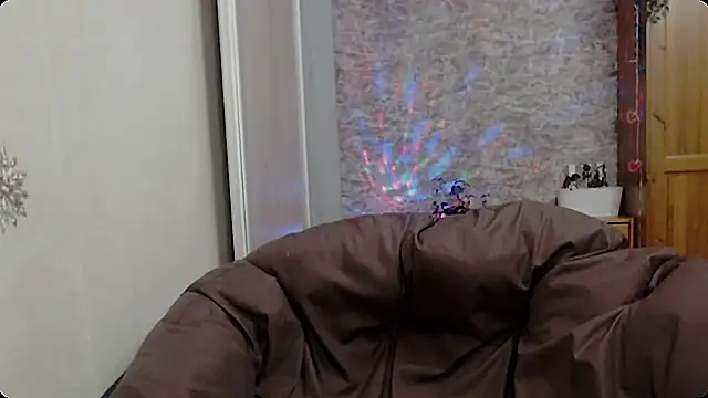 AnnieEltgant online show from February 3, 2026, 2:33 pm