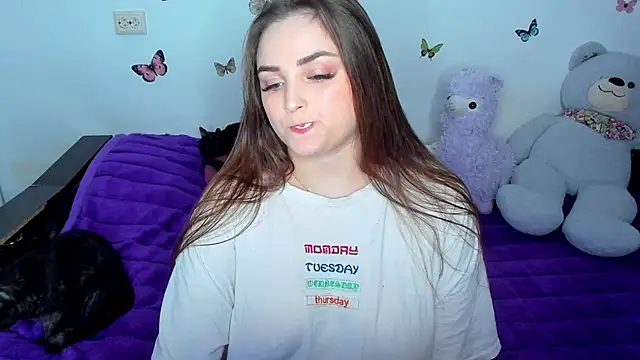 NataliEvans online show from November 9, 2025, 10:47 pm